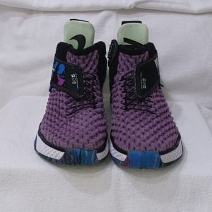 Nike Air Zoom UNVRS Vivid Purple Black White kids  size 4.5